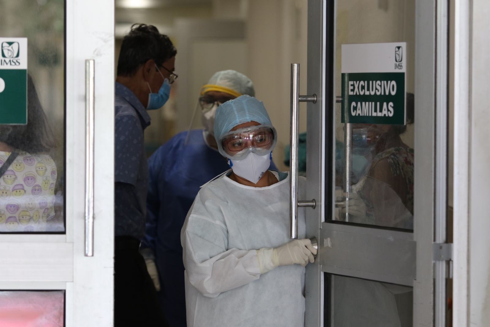 La primera etapa se aplicarán 7 mil 800 dosis, entre ellas a personal de salud. La primera etapa se aplicarán 7 mil 800 dosis, entre ellas a personal de salud.