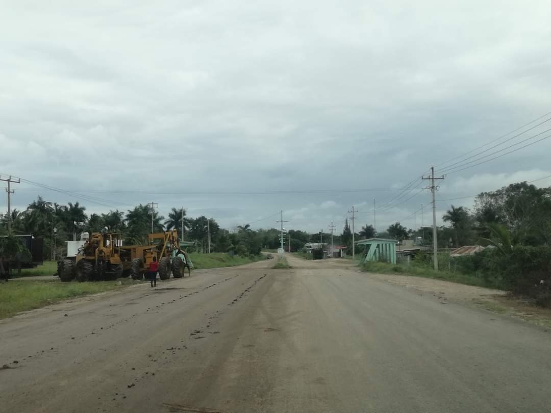 La Comisión Nacional de Emergencias mantiene en la zona patrullajes para alertar a los automovilistas La Comisión Nacional de Emergencias mantiene en la zona patrullajes para alertar a los automovilistas