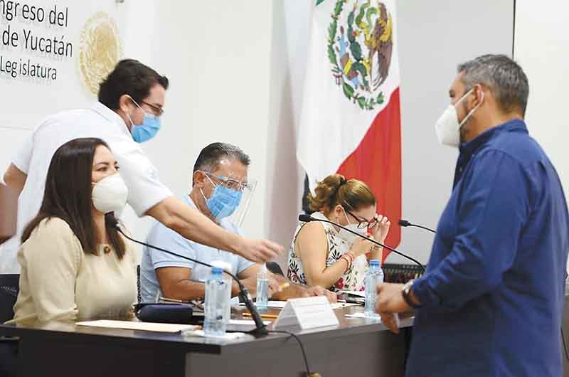 Diputados ganan más de un millón de pesos en Yucatán Diputados ganan más de un millón de pesos en Yucatán