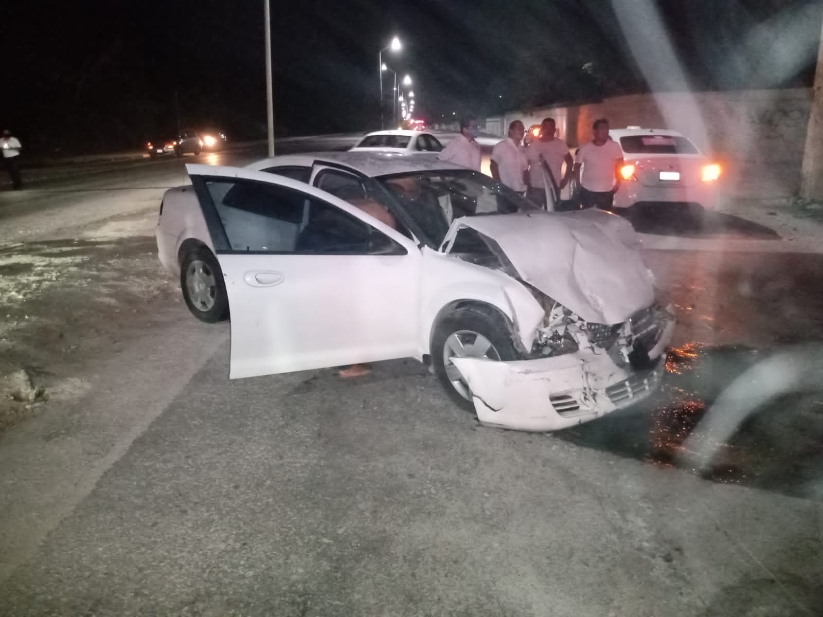 EL auto quedó seriamente dañado EL auto quedó seriamente dañado