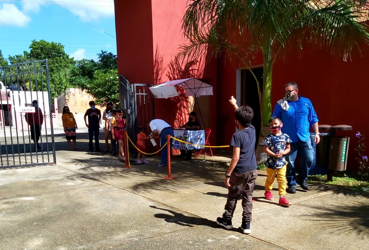 Abejas atacan a más de 10 personas en el cenote Sambulá de Motul