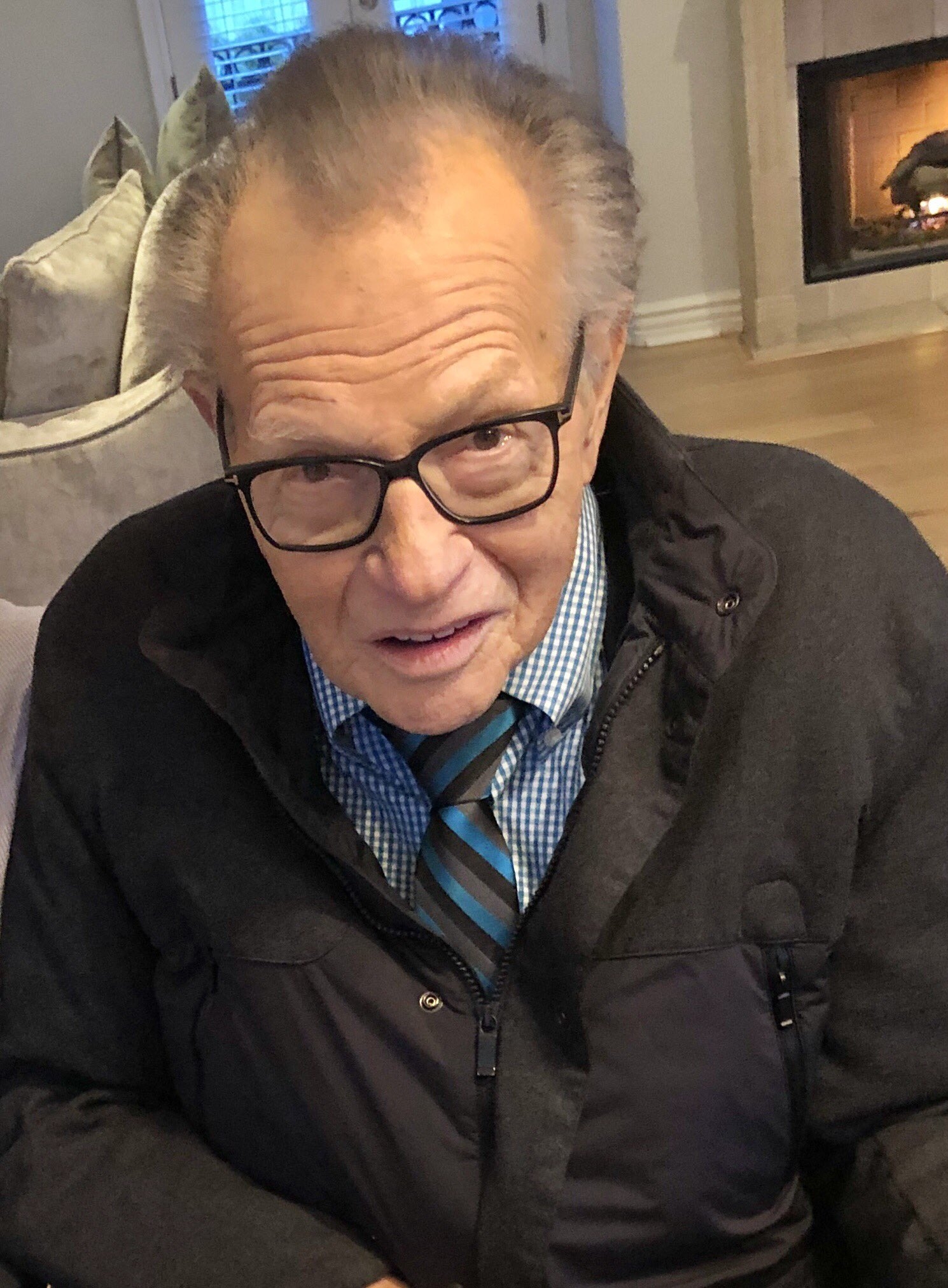 El presentador era famoso por su forma de vestir y por las entrevistas que hacía