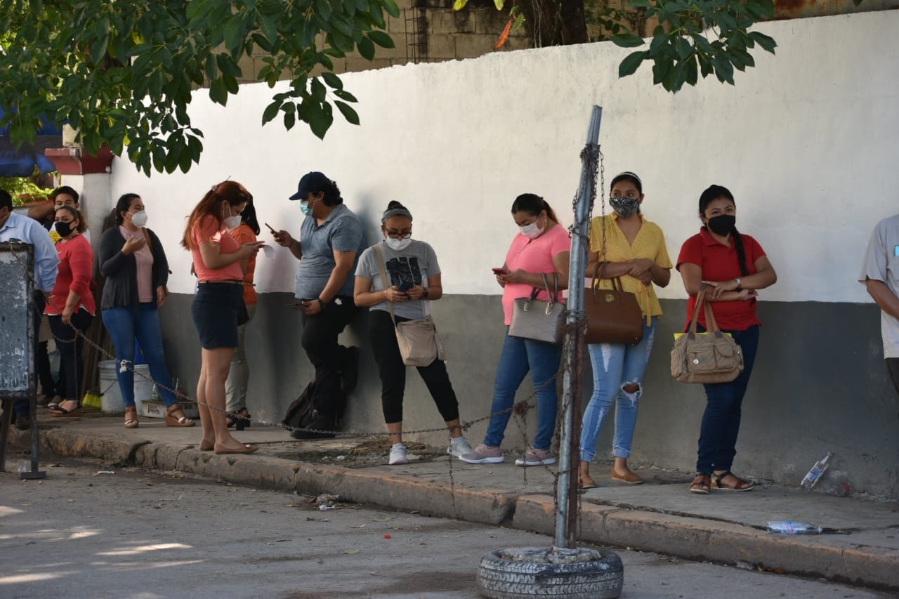 Se espera una temperatura mínima de 17 grados centígrados Se espera una temperatura mínima de 17 grados centígrados