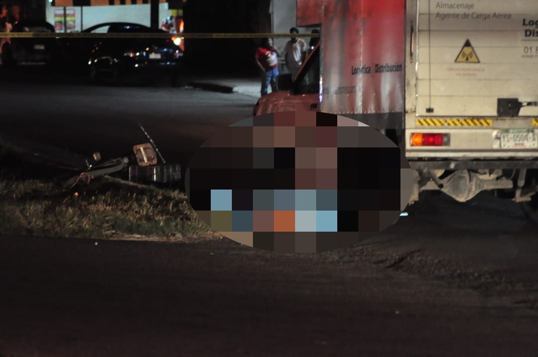 El cadáver quedó bajo la camioneta El cadáver quedó bajo la camioneta