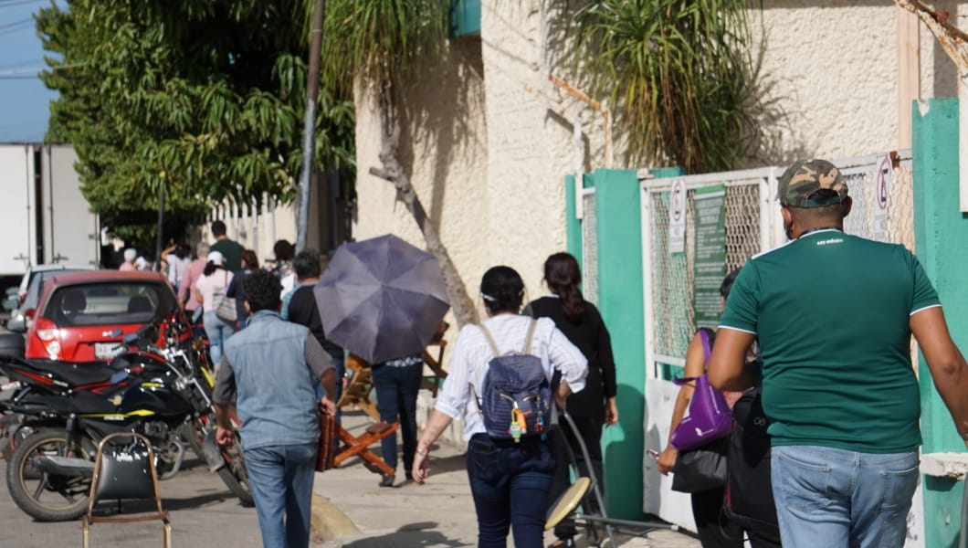 Se espera una temperatura máxima de 33 grados centígrados Se espera una temperatura máxima de 33 grados centígrados