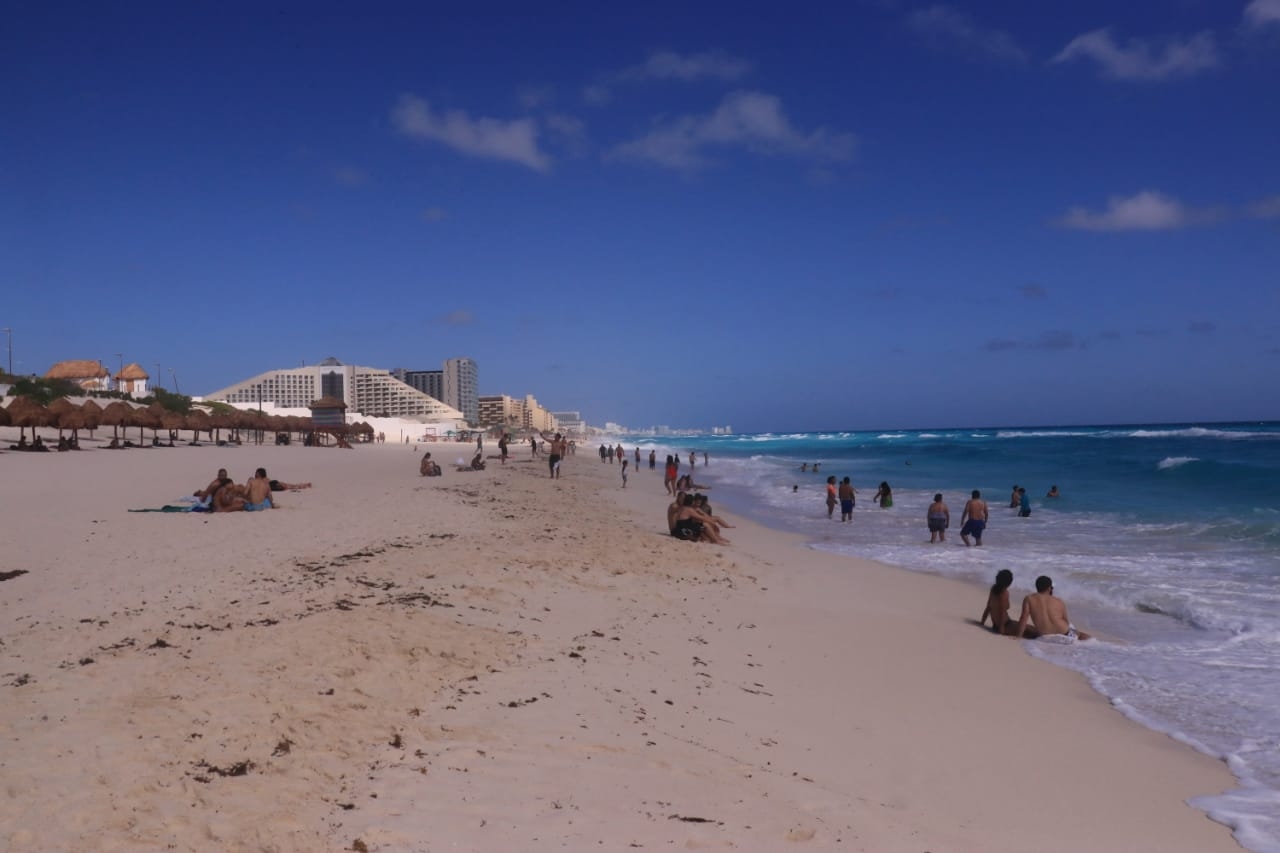 Debido a las restricciones del Semáforo Naranja, así lucen las playas