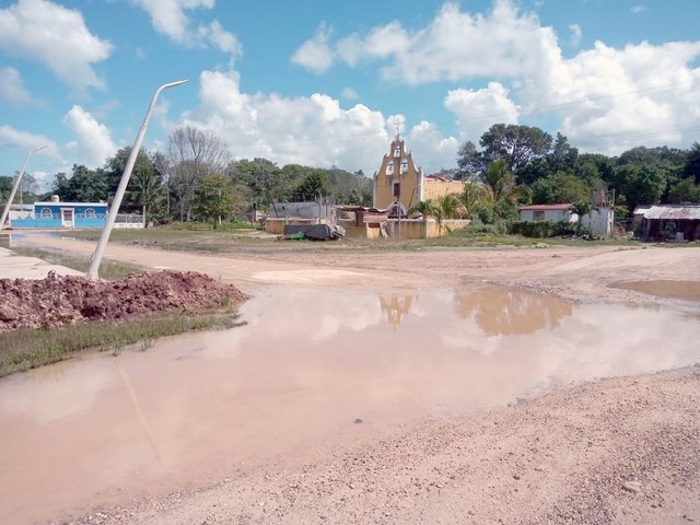 Vecinos denuncian que el ayuntamiento gastó un millón 200 mil pesos en alcantarillado del Centro que no termino Vecinos denuncian que el ayuntamiento gastó un millón 200 mil pesos en alcantarillado del Centro que no termino