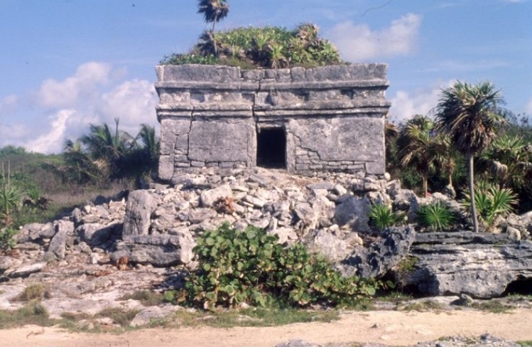 Uno de los edificios de la Zona Arqueológica Xcaret