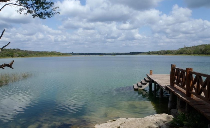 La belleza de la laguna combinado con la selva