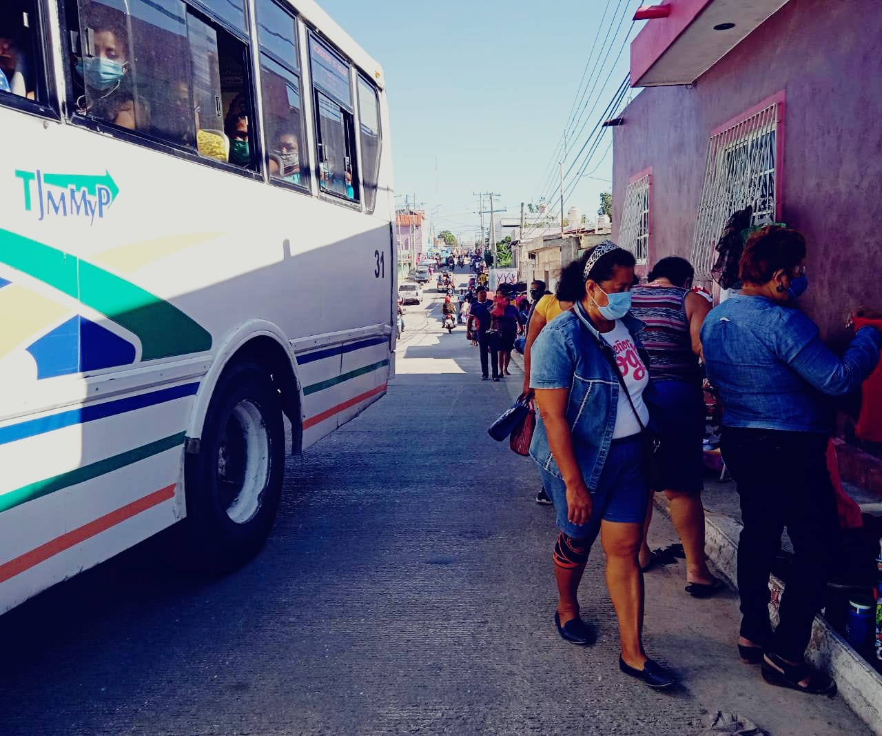El Tinaguis "El Joloch" registro su máxima capacidad, con clientes y comerciantes El Tinaguis "El Joloch" registro su máxima capacidad, con clientes y comerciantes