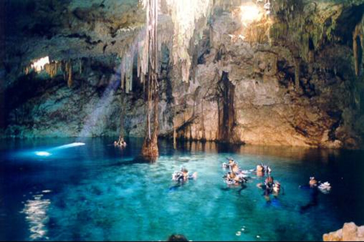 Cenote de Cuzamá, un encuentro con la naturaleza en Yucatán