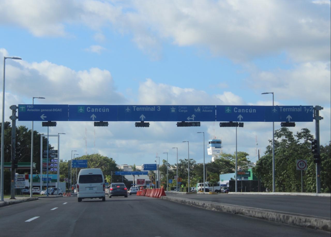 Montan operativo en Aeropuerto de Cancún por mantenimiento de Semáforos