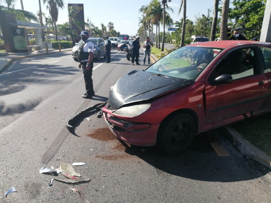 El auto no pudo evitar el choque El auto no pudo evitar el choque