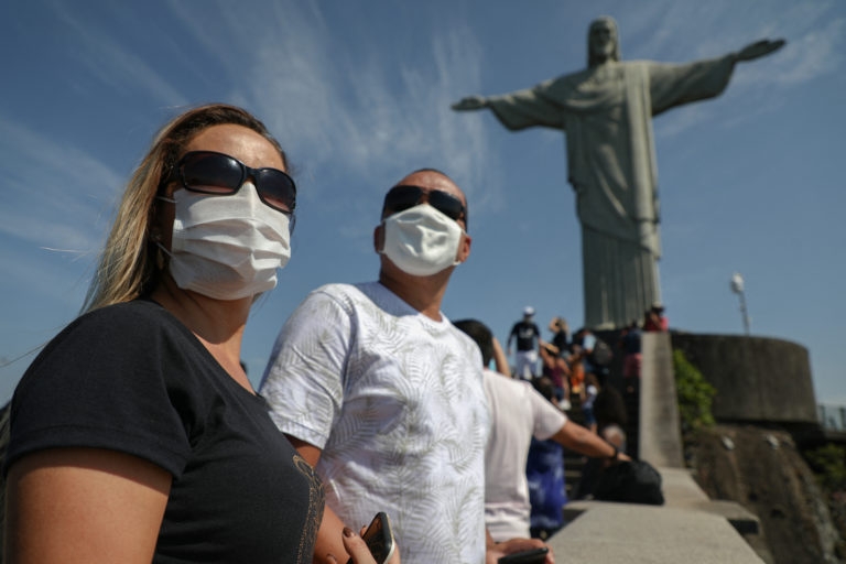 Este viernes, Brasil superó el umbral de los 600 mil muertos por pandemia del COVID-19, de acuerdo con datos difundidos por el ministerio de la Salud