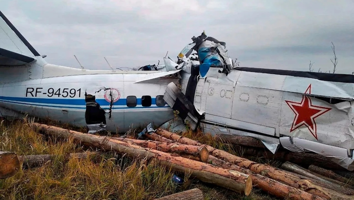 Se desploma avión en Rusia; hay 16 muertos