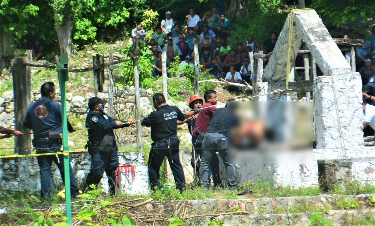 Tras el rescate, el cuerpo del occiso fue subido a la unidad del Servicio Médico Forense y trasladado a Felipe Carrillo Puerto