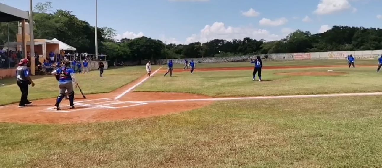 Ganaron las las Amazonas mestizas con 14 carreras mientras que el equipo de casa tuvo cinco carreras