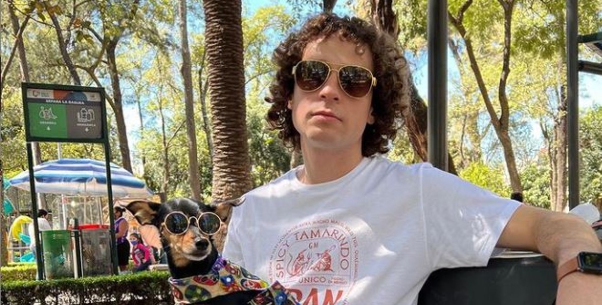 Se estima que Luisito Comunica recibe, por publicidad que se presenta en YouTube, aproximadamente 160 mil dólares Se estima que Luisito Comunica recibe, por publicidad que se presenta en YouTube, aproximadamente 160 mil dólares