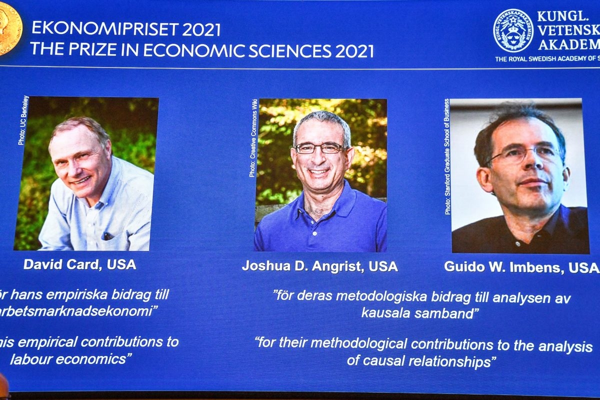 Los economistas David Card, Joshua D Angrist y Guido W. Imbens recibieron este lunes el Nobel de Economía Los economistas David Card, Joshua D Angrist y Guido W. Imbens recibieron este lunes el Nobel de Economía
