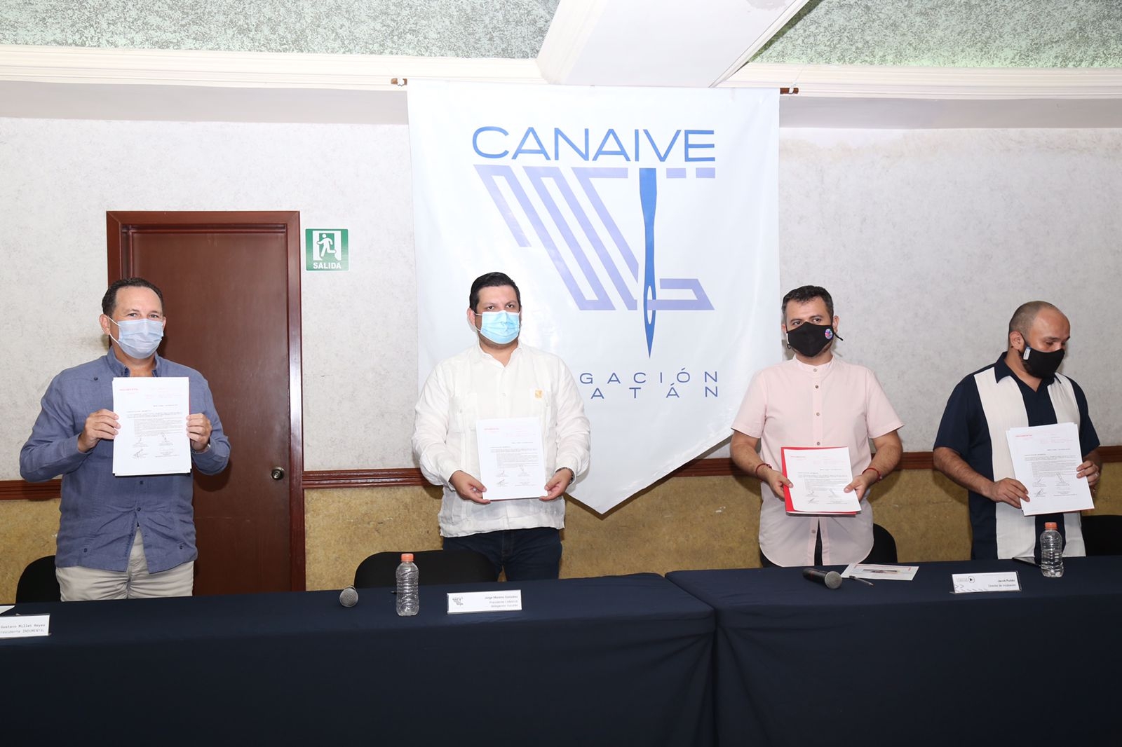 Jorge Moreno González, señaló que con esta acción, se presentan nuevas opciones para que los industriales del vestido Jorge Moreno González, señaló que con esta acción, se presentan nuevas opciones para que los industriales del vestido