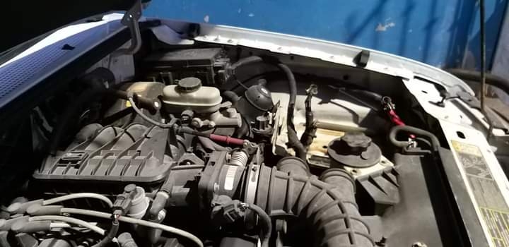 El afectado Jorge Solis cuenta que al salir de su trabajo y dirigirse a su Camioneta Ford Ranger, notó que algo andaba mal