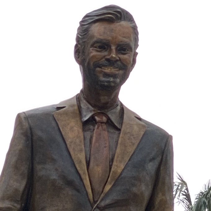 Las redes se han volcado contra la develación de esta estatua