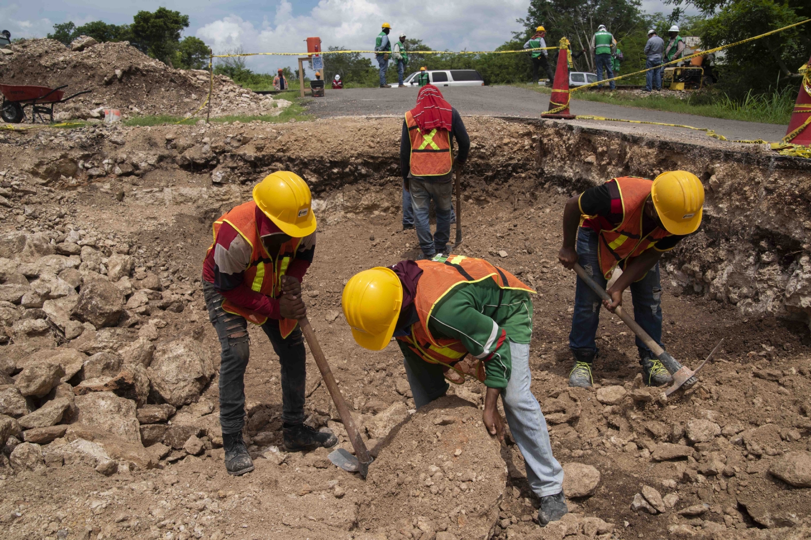 Raúl Baqueiro (círculo) informó que por las inversiones que siguen llegando a Yucatán se ha recuperado más del 80 por ciento de su planta labora Raúl Baqueiro (círculo) informó que por las inversiones que siguen llegando a Yucatán se ha recuperado más del 80 por ciento de su planta labora