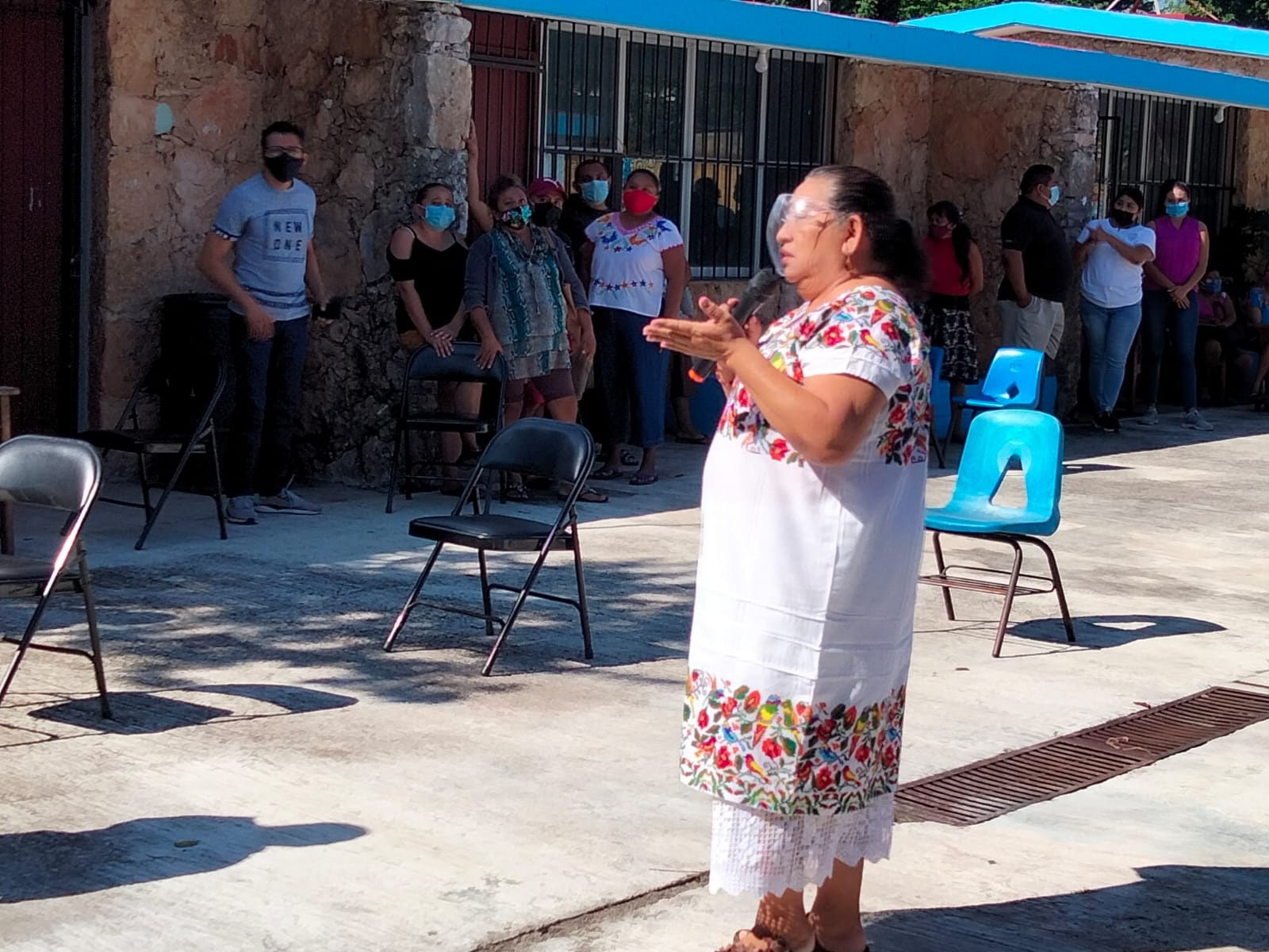 Los padres de familia se reunieron para aclarar cuentas Los padres de familia se reunieron para aclarar cuentas