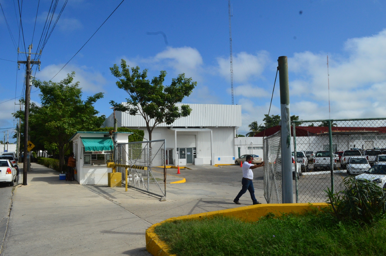 El primer hecho que causó molestia, fue el despido injustificado de personal