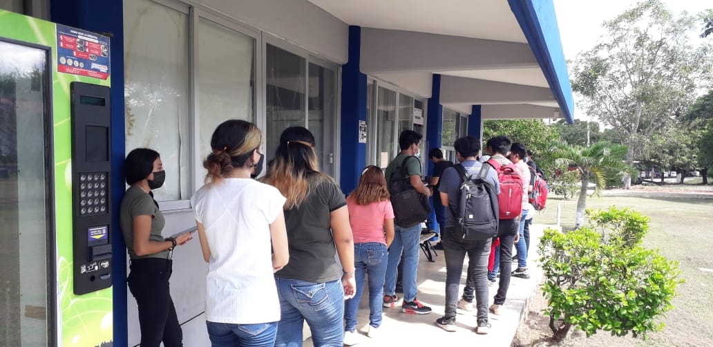 El número de estudiantes que perdieron su beca por negligencia de la administración, se duplicó en tan solo unaos días