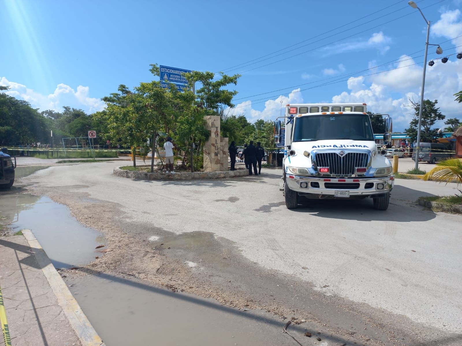 Según testigos, la balacera se dio en el estacionamiento de la Zona Arqueológica de Tulum Según testigos, la balacera se dio en el estacionamiento de la Zona Arqueológica de Tulum