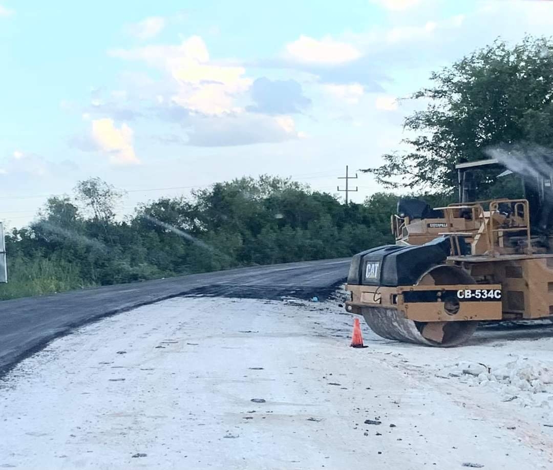 El paso de la Tormenta Tropical Cristóbal por el sur de Quintana Roo, dejó como saldo daños en varios caminos