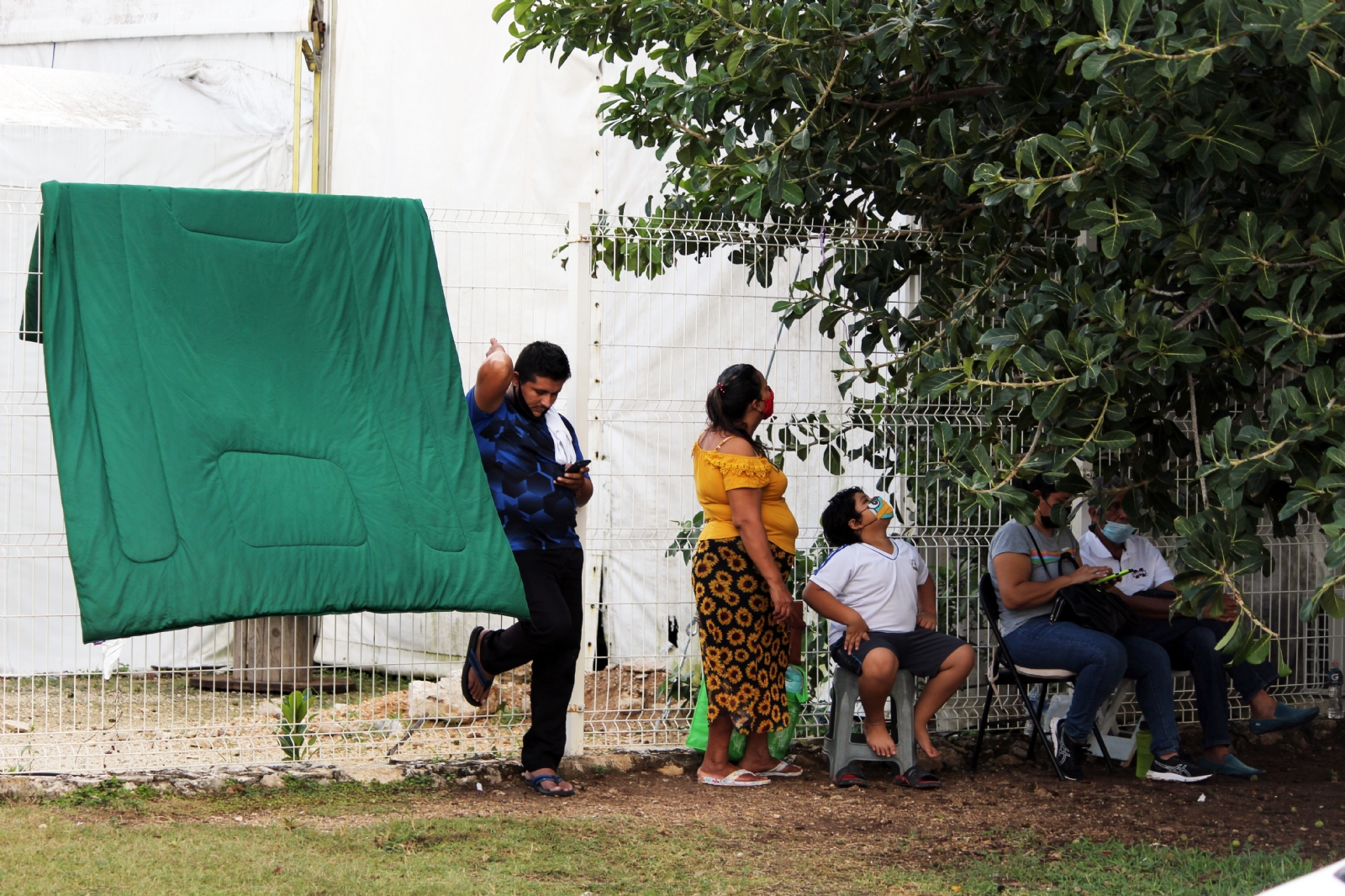 Familiares de pacientes denuncian maltratos en el Hospital General de Cancún