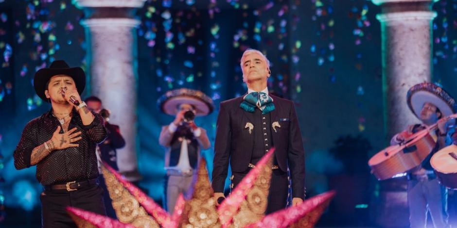 Los cantantes interpretaron grandes éxitos de Vicente Fernández.
