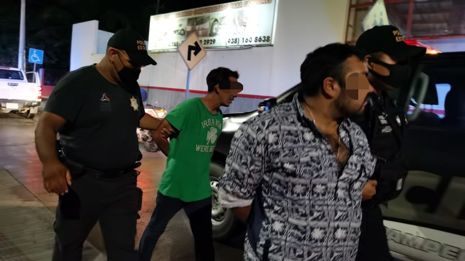 Uno de los corredores ofreció una mordida a los oficiales, pero fue llevado a la dirección de la policía Uno de los corredores ofreció una mordida a los oficiales, pero fue llevado a la dirección de la policía