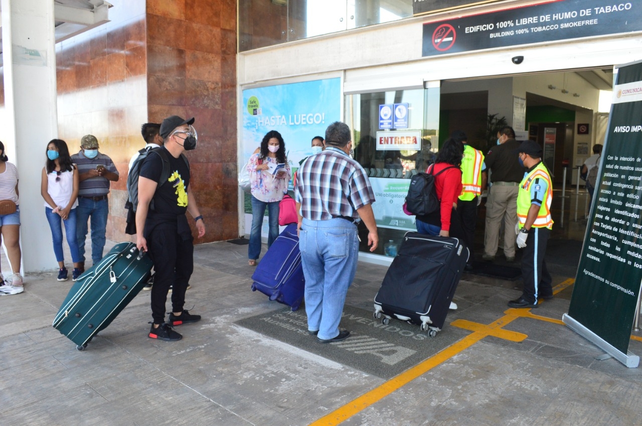 Pasajeros que querían viajar a la Ciudad de México tuvieron que comprar un boleto con otra aerolínea