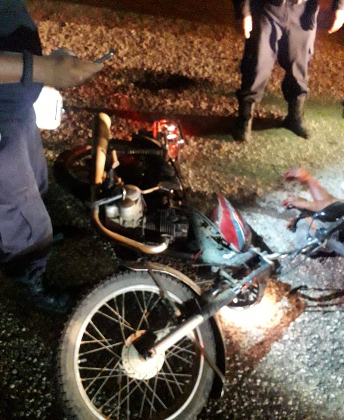 El adulto mayor derrapó por conducir a exceso de velocidad en suelo mojado por la lluvia
