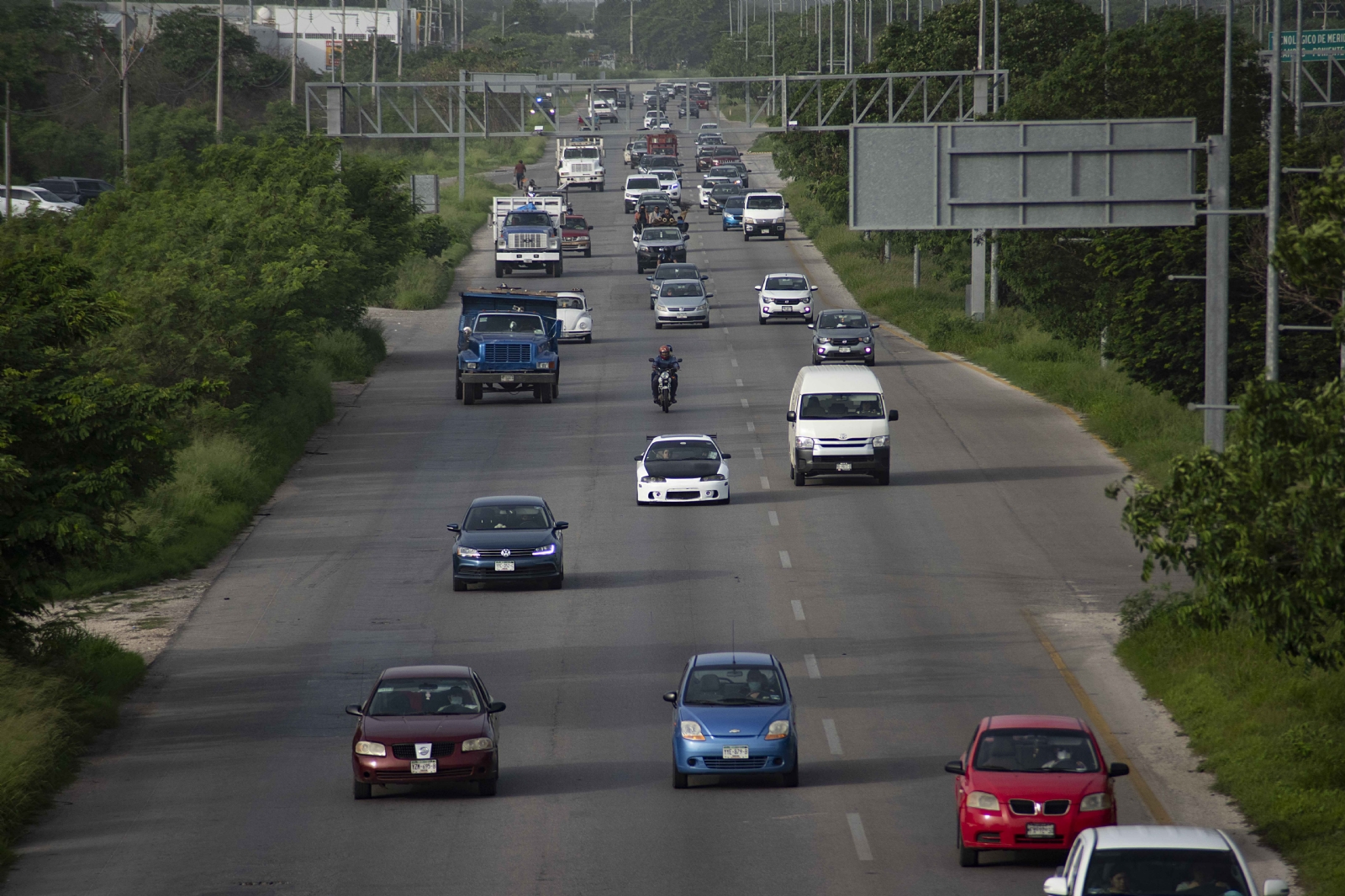 El exceso de velocidad fue el principal motivo de multa entre conductores, con seis mil 042 sanciones; la segunda por estacionarse en doble fila o en lugar prohibido El exceso de velocidad fue el principal motivo de multa entre conductores, con seis mil 042 sanciones; la segunda por estacionarse en doble fila o en lugar prohibido