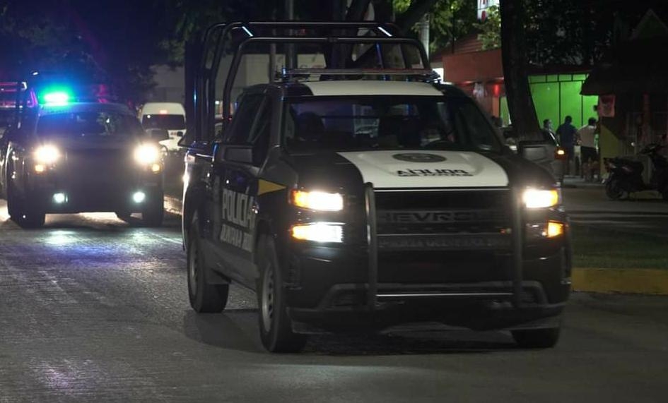 Policías rescatan a tres menores de edad abandonados en Playa del Carmen, hay un lesionado