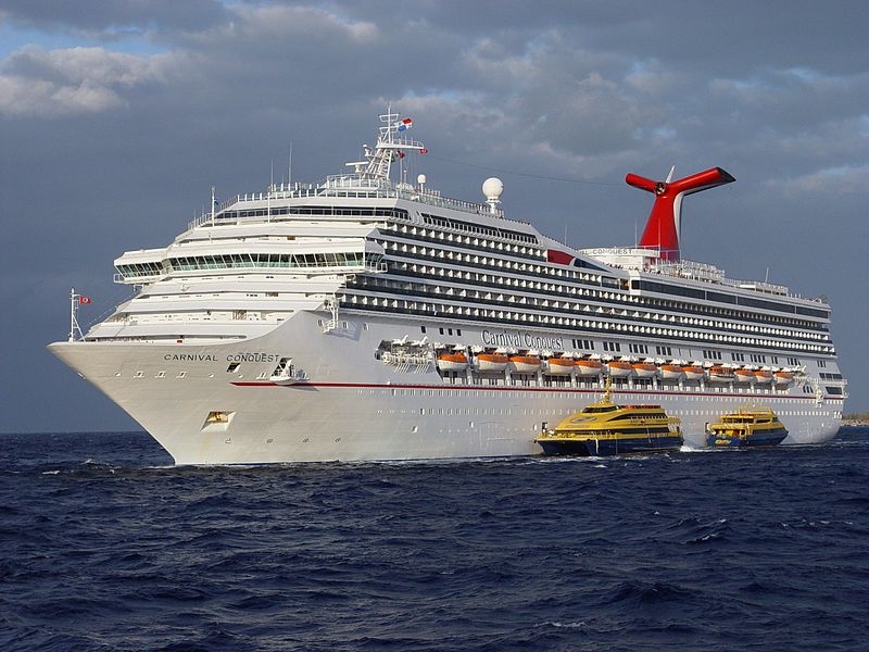 De cinco cruceros, cuatro llegaron a Cozumel, y pese a la lluvia, los turistas disfrutaron de tours por la isla