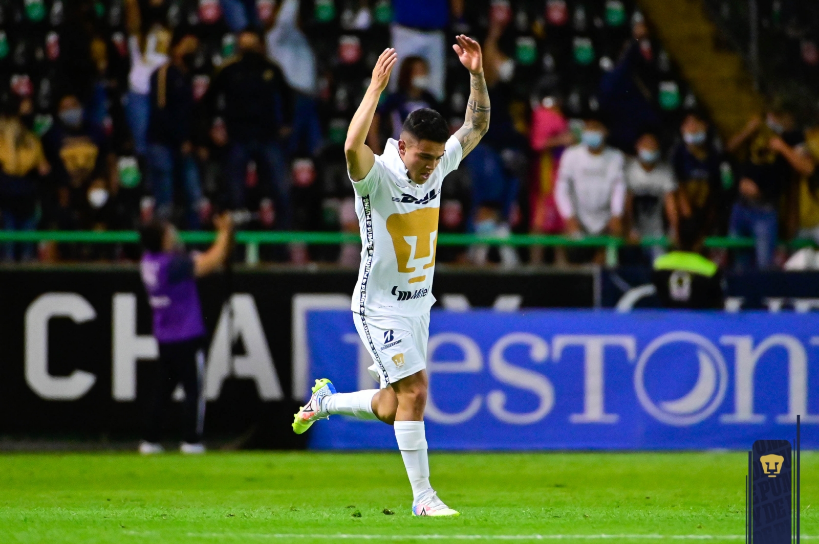Los Pumas llegaron a 14 puntos y el León se quedó con 19 unidades. Los Pumas llegaron a 14 puntos y el León se quedó con 19 unidades.