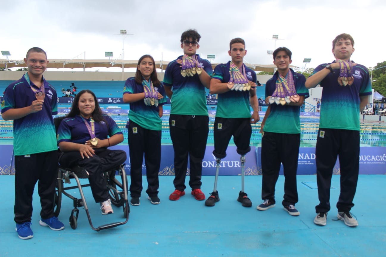 Alejandro Alvarado se colgó cuatro preseas doradas en natación Alejandro Alvarado se colgó cuatro preseas doradas en natación