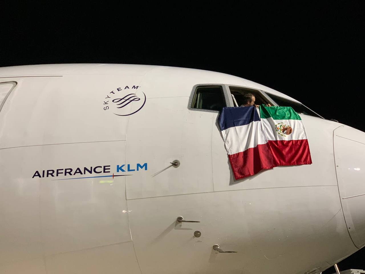 La aerolínea Internacional AirFrance celebró su décimo aniversario de relación entre París-Cancún La aerolínea Internacional AirFrance celebró su décimo aniversario de relación entre París-Cancún