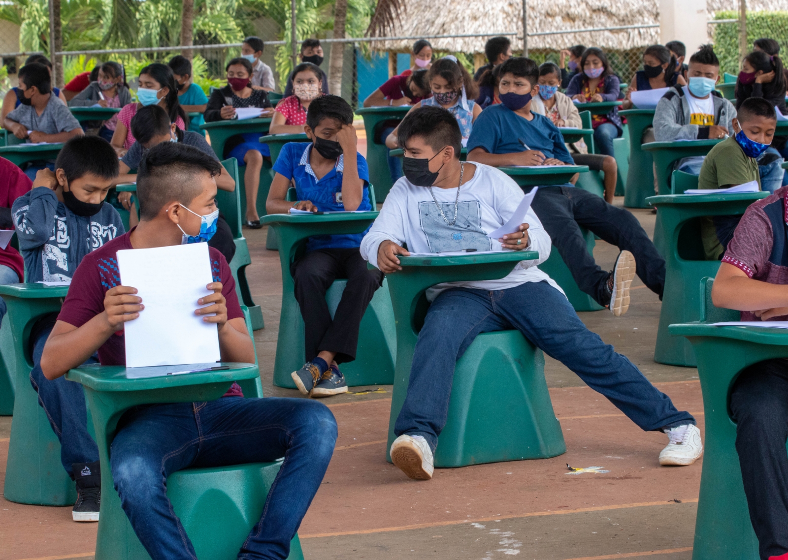 La entrega de útiles escolares beneficia a 197,029 estudiantes y ahorra a las familias casi 3,000 pesos. La entrega de útiles escolares beneficia a 197,029 estudiantes y ahorra a las familias casi 3,000 pesos.