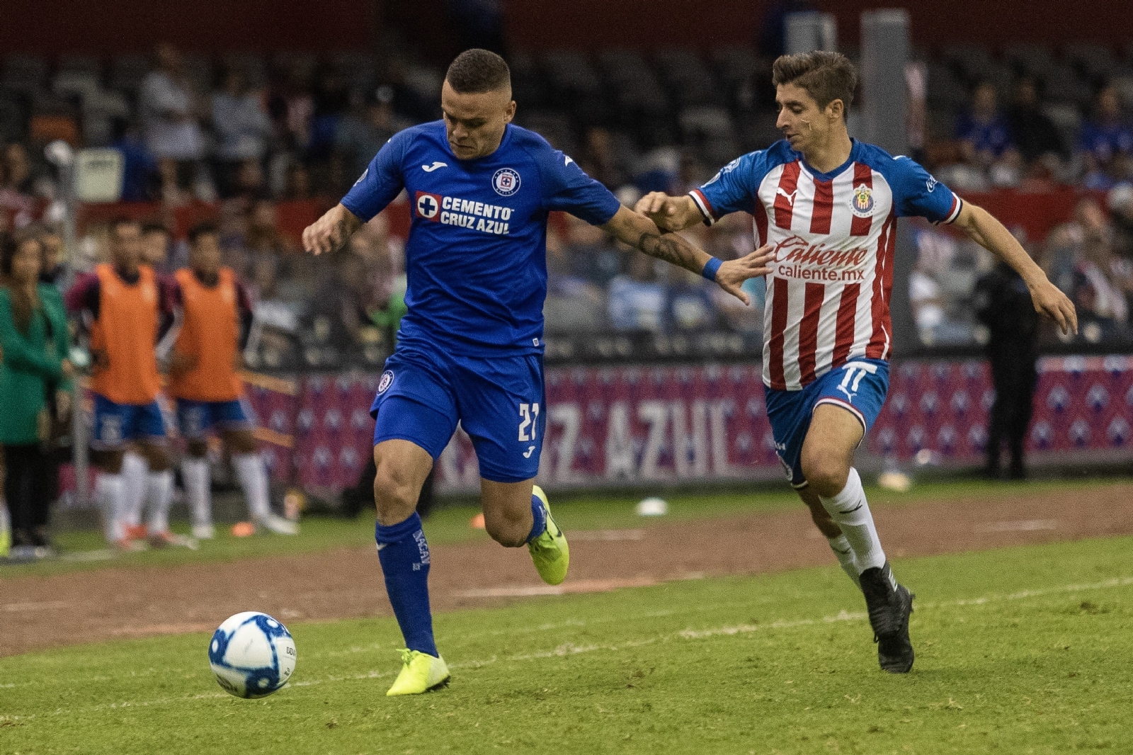 Chivas de Guadalajara recibe a Cruz Azul, en duelo de la Jornada 15 de la Liga MX