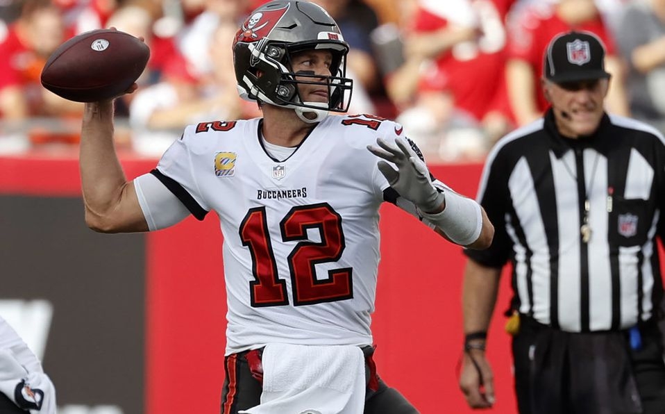 El considerado mejor jugador de la National Football League aseguró que no tiene ni pensado salir del retiro. El considerado mejor jugador de la National Football League aseguró que no tiene ni pensado salir del retiro.
