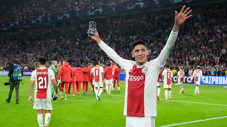Edson Álvarez renovó contrato con el Ajax, así lo informó el club holandés a través de un comunicado. Edson Álvarez renovó contrato con el Ajax, así lo informó el club holandés a través de un comunicado.