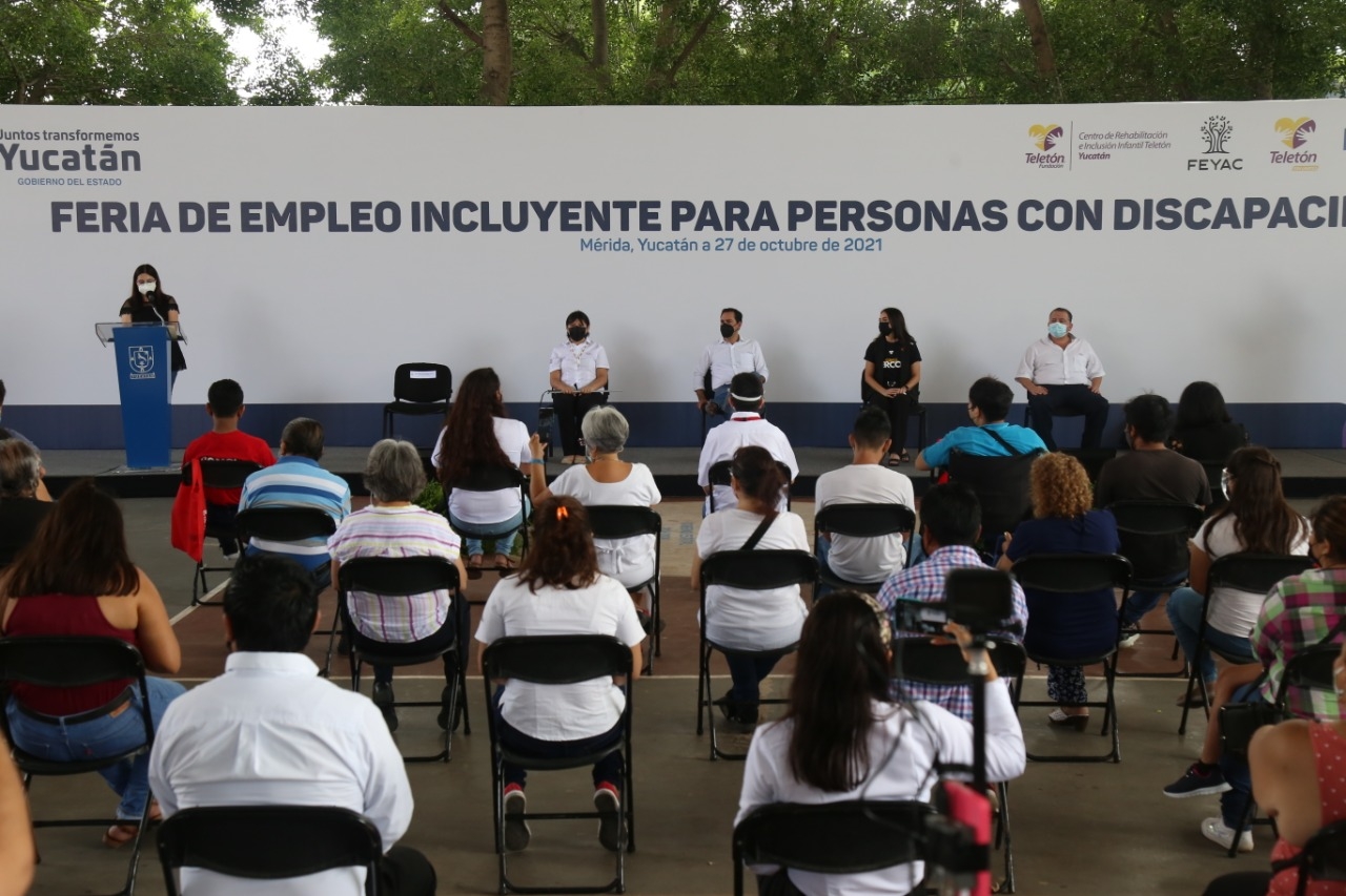 Son más de 15 empresas que se unen a esta primera feria del empleo con inclusión Son más de 15 empresas que se unen a esta primera feria del empleo con inclusión