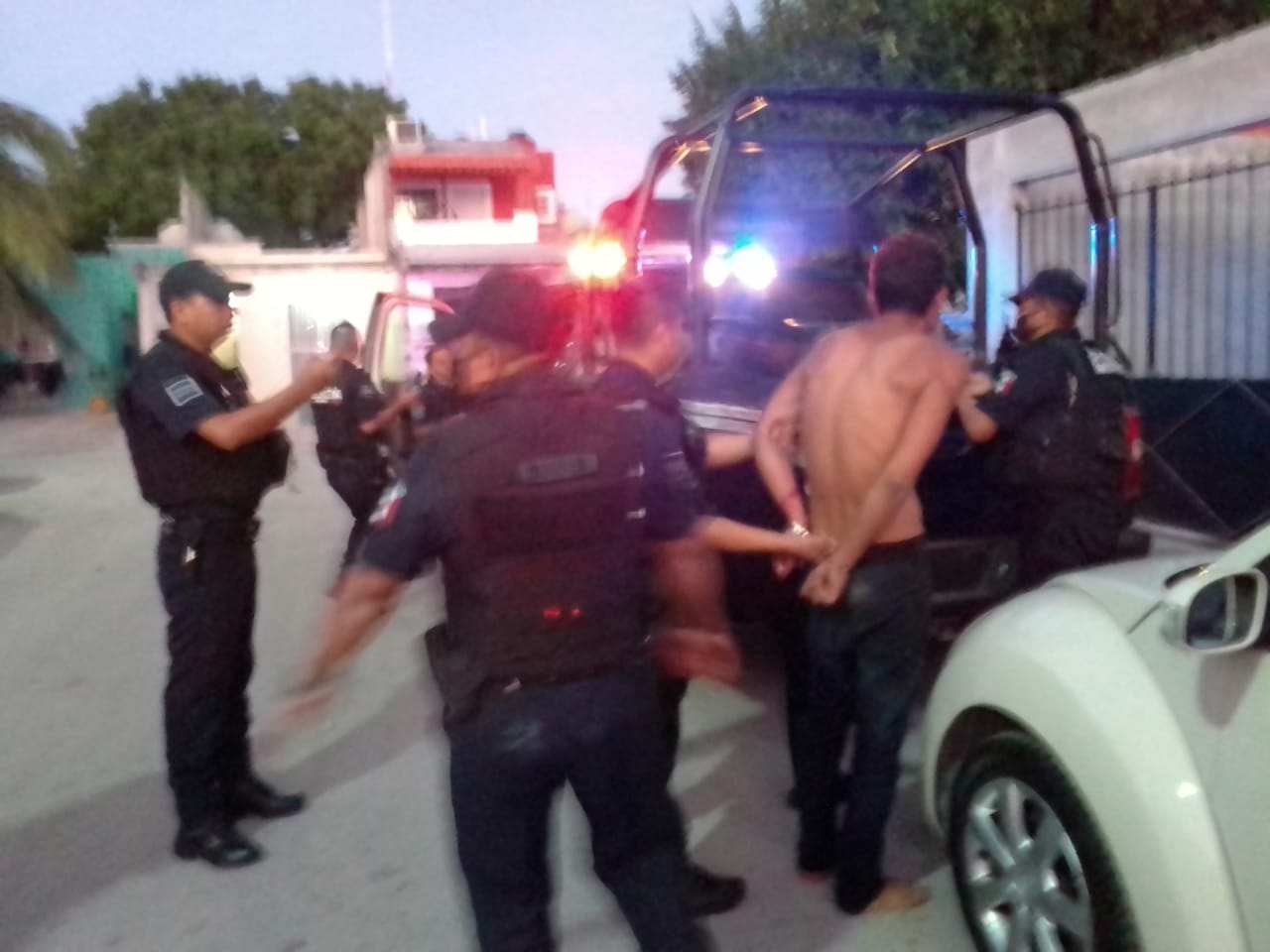 Tras ser asegurado, fue trasladado para hacerle un examen toxicológico y proceder conforme a la ley Tras ser asegurado, fue trasladado para hacerle un examen toxicológico y proceder conforme a la ley