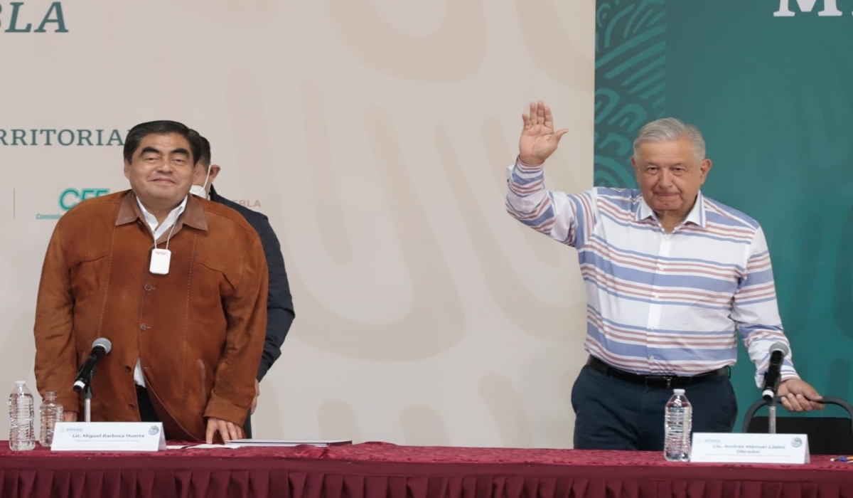 El gobernador de Puebla, Miguel Barbosa, detalló que se han destinado 200 mdp para atender a las miles de personas que resultaron afectadas